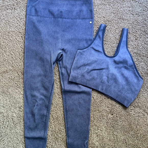 Fabletics Christa Asymmetric Set (L) - Picture 5 of 8